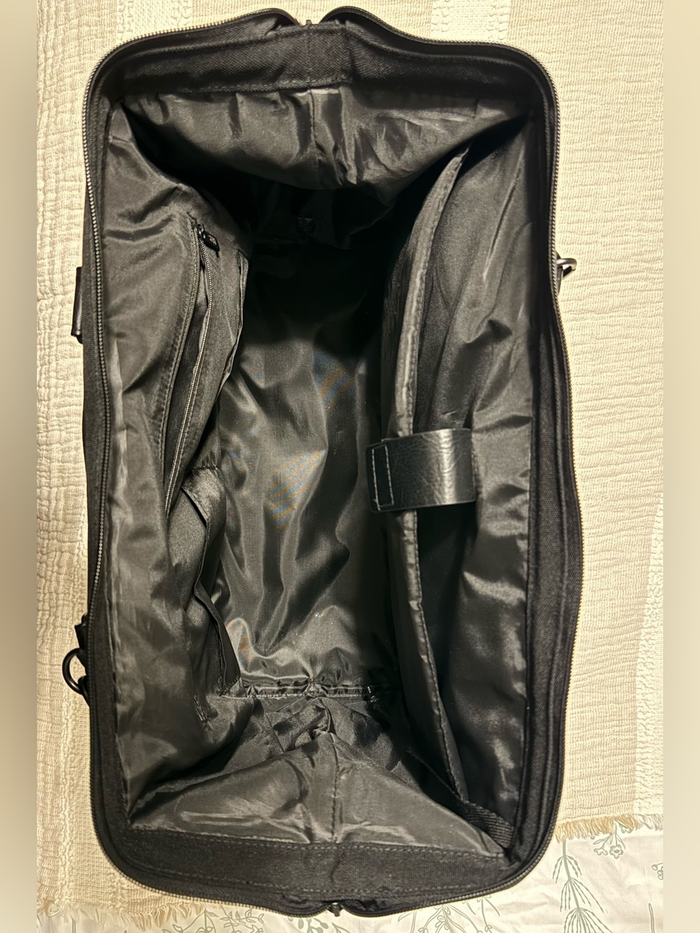 Beis Weekender Bag in Black - Picture 5 of 11
